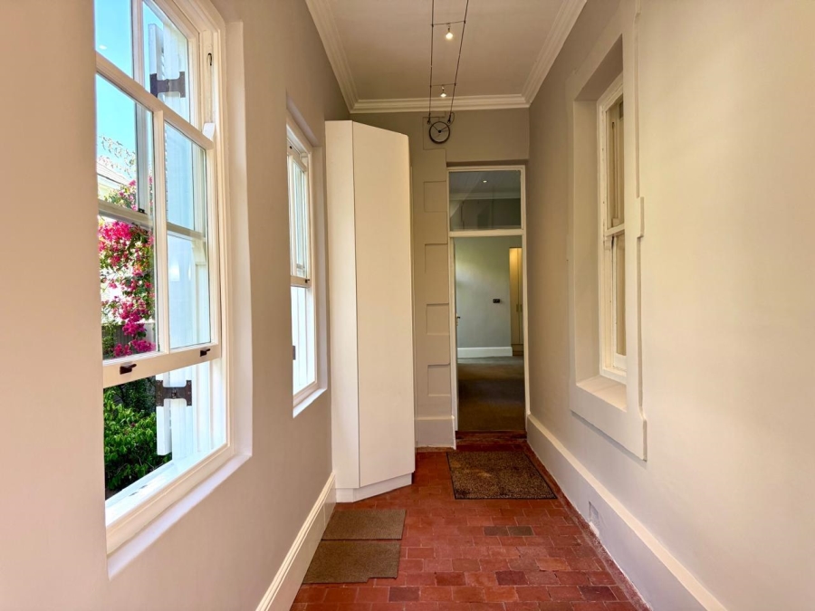 To Let 2 Bedroom Property for Rent in Green Point Western Cape